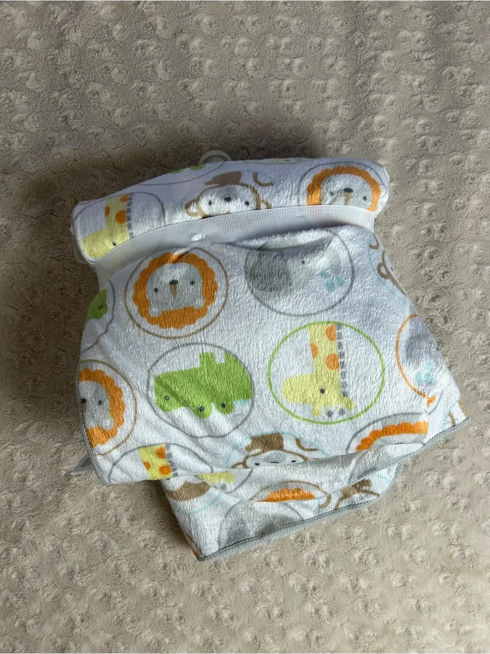 Circo Gray Safari Animals Baby Blanket White Sherpa Circles Monkey Giraffe Lion
